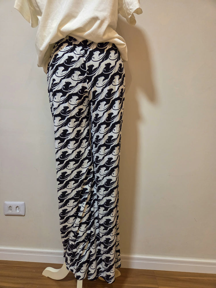 Calça Farm Pantalona Preto e Branco Animais