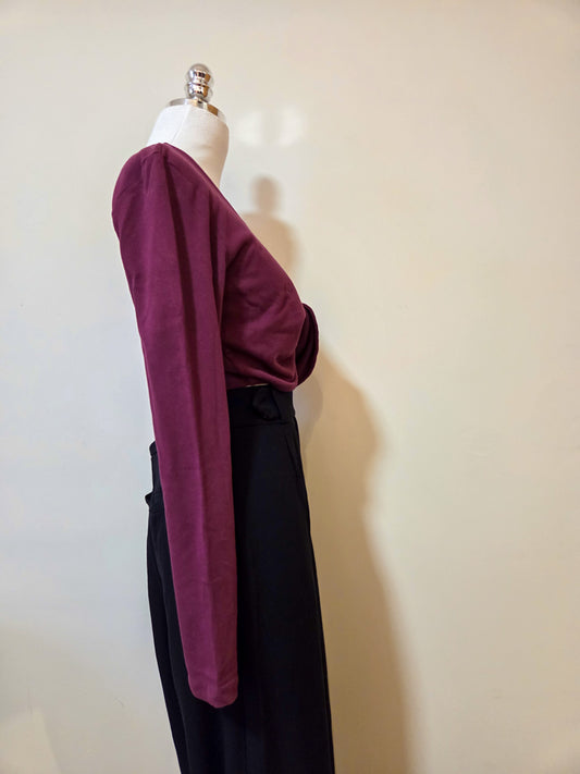 Blusinha Nati Vozza Vinho Manga Longa com Torção Frontal