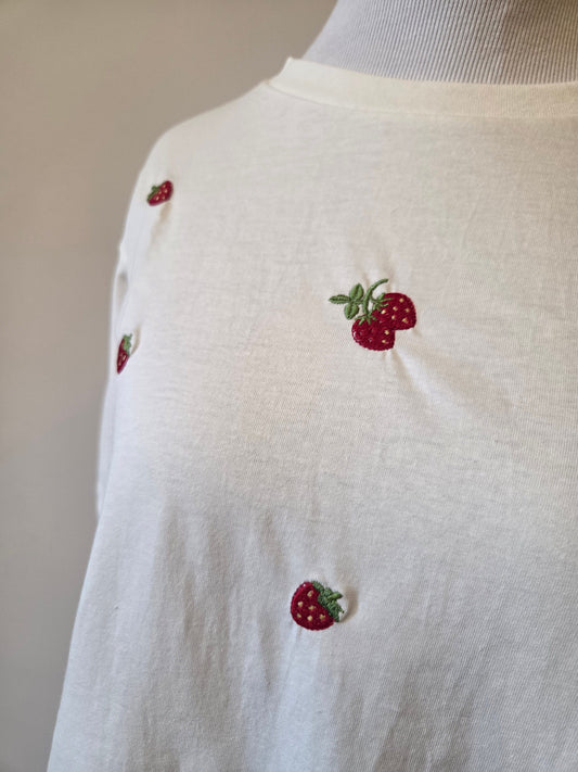 Camiseta Yellon Morangos Bordados