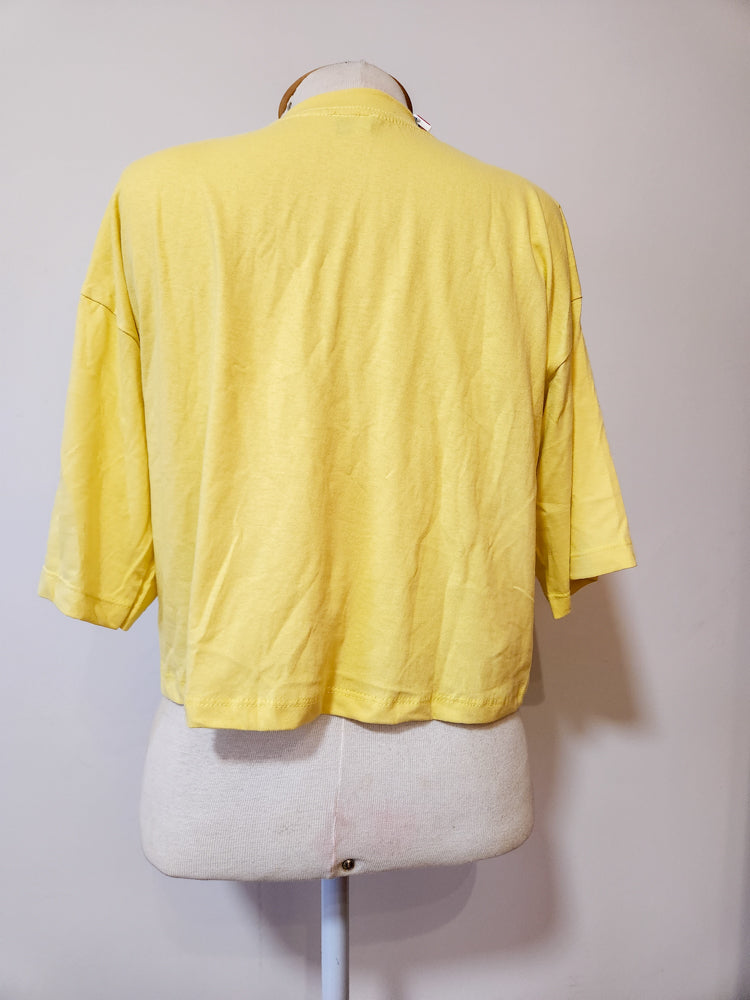 Camiseta Farm Arara Lilás Box - Fundo Amarelo