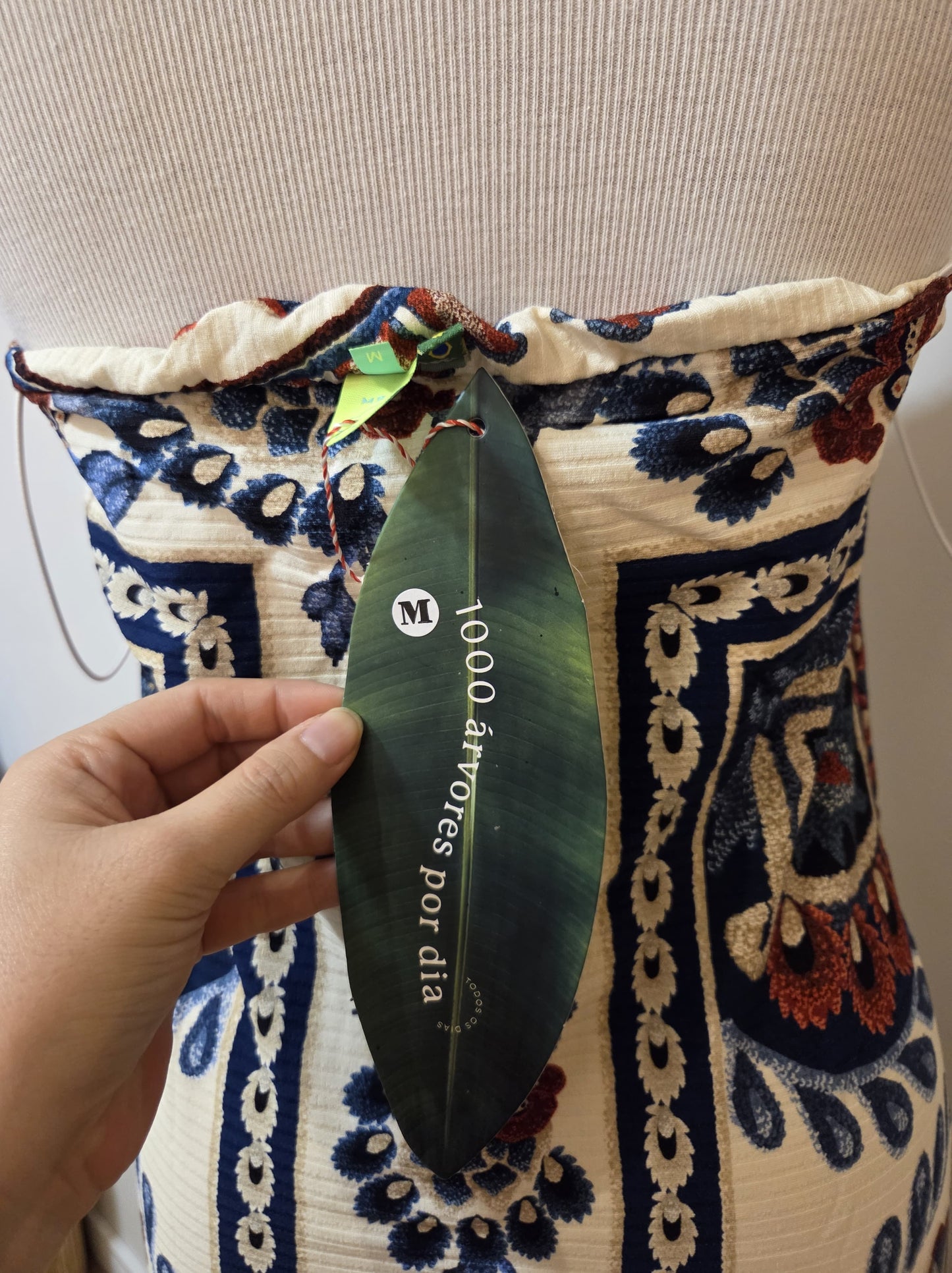 Vestido Farm Floral Azul e Vermelho Canelado