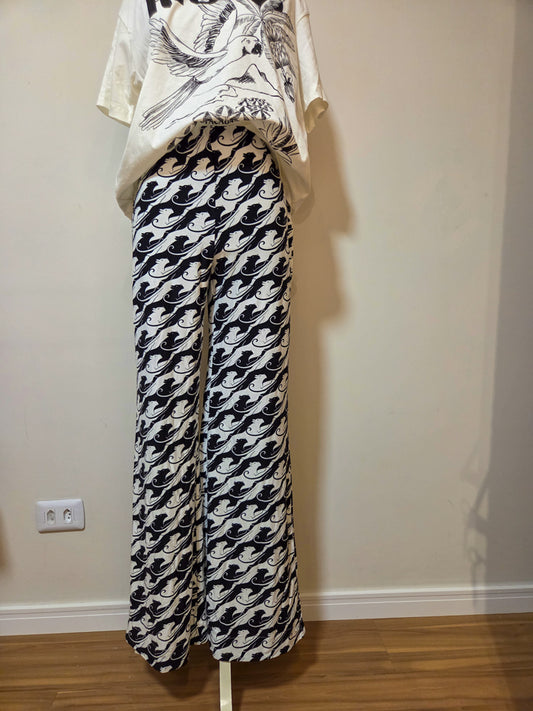 Calça Farm Pantalona Preto e Branco Animais