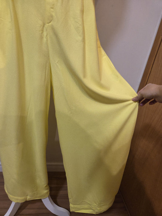 Calça Farm Reta Pregas Amarelo