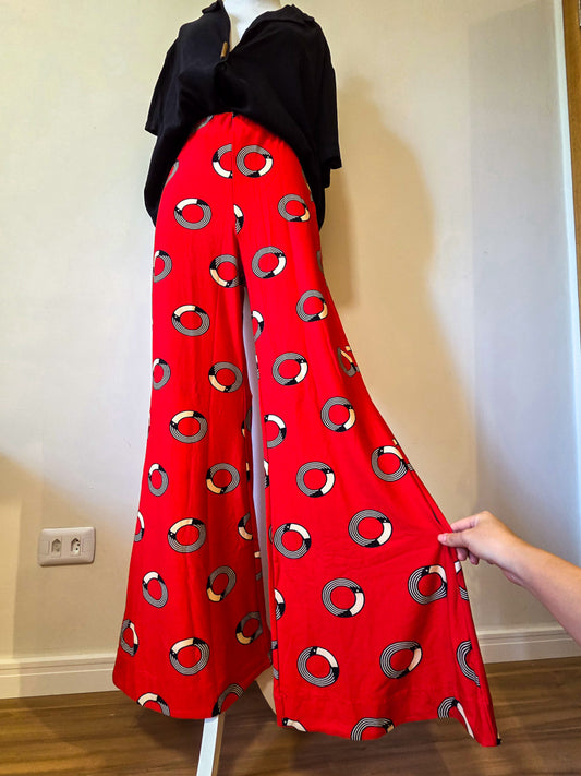 Calça Farm Pantalona Vermelha com Poás de Tucanos