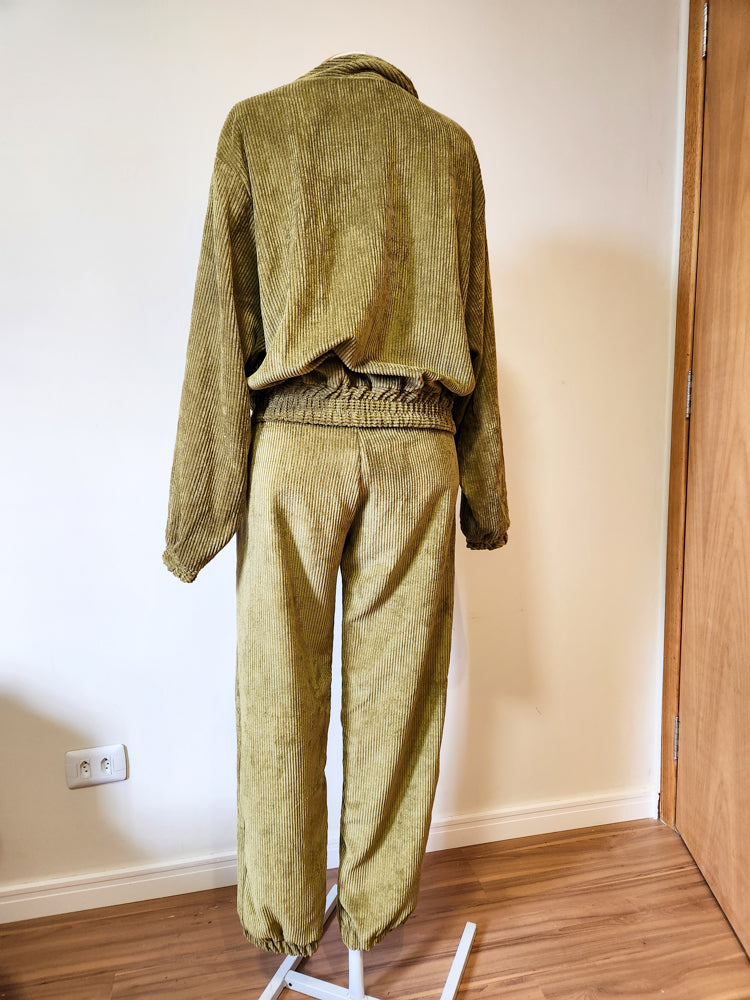 Conjunto JMS Blusa e Calça Veludo Verde Musgo