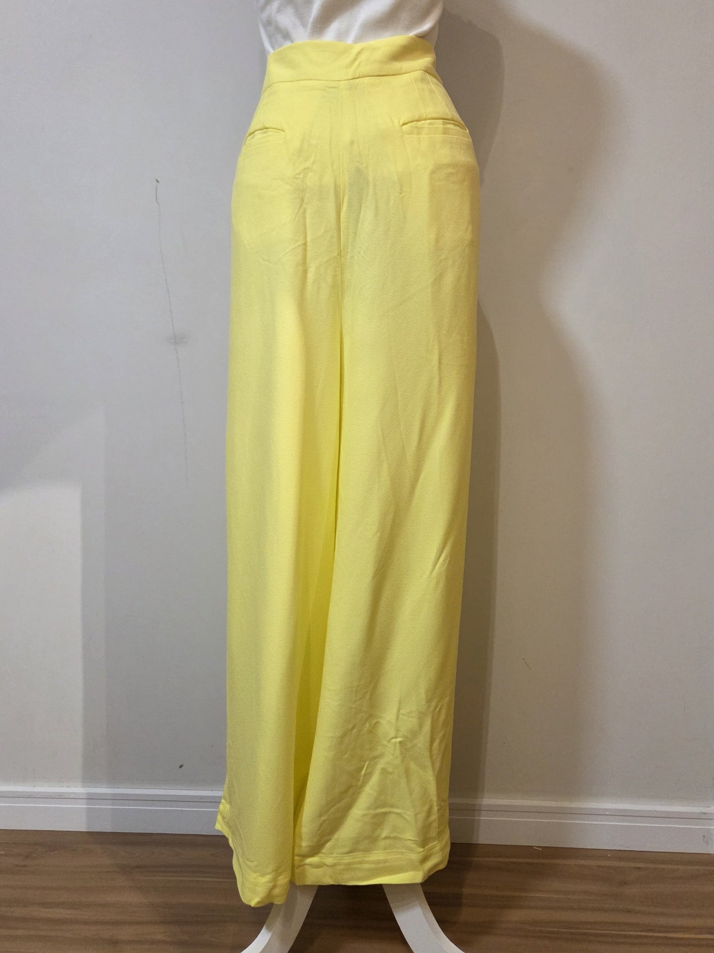 Calça Farm Reta Pregas Amarelo