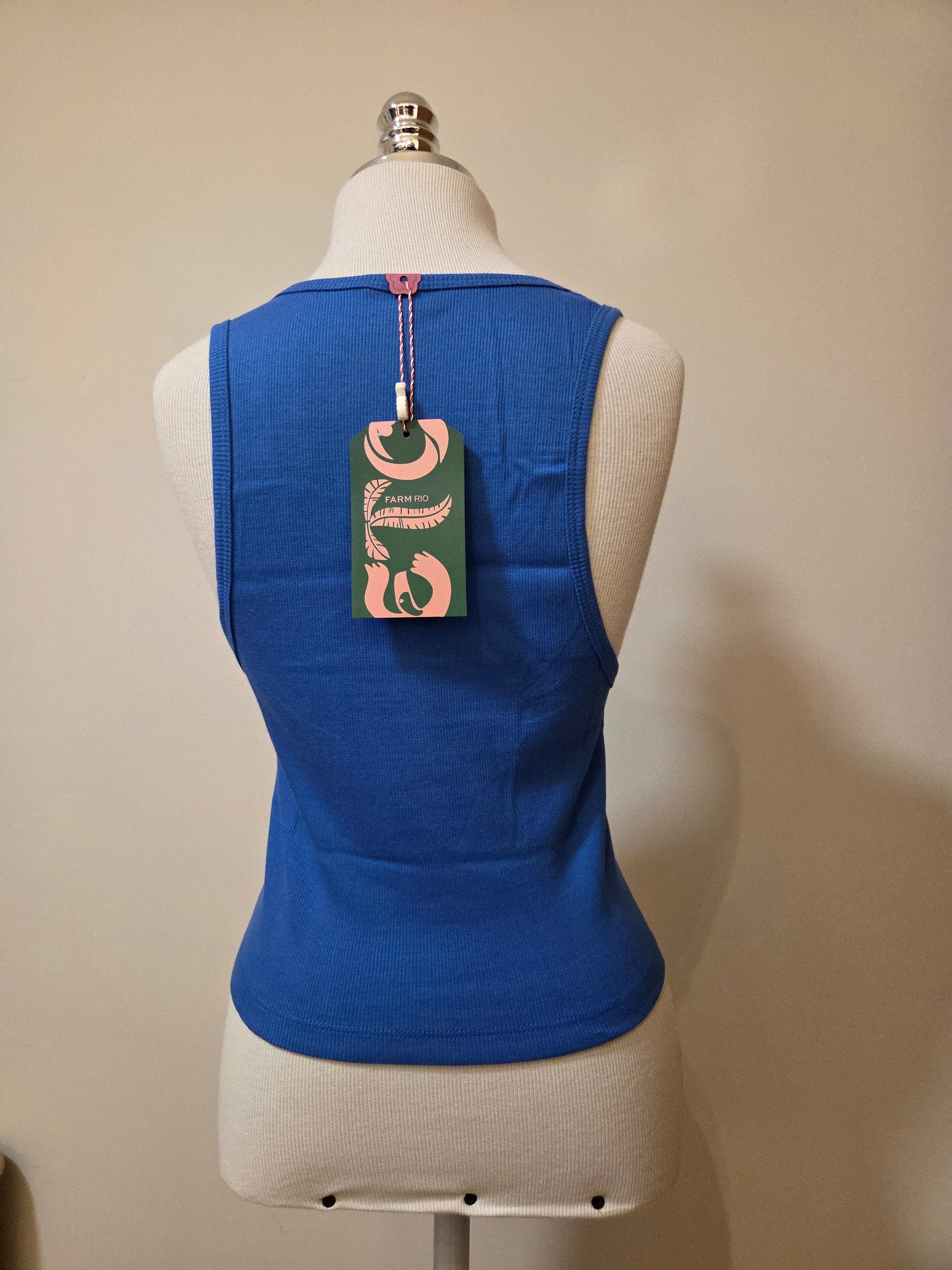 Regata Farm Rio com Bordado de Coqueiro Fundo Azul
