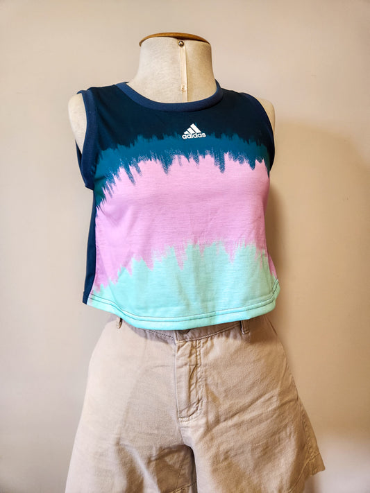 Blusinha Farm Adidas Tie Dye Azul 3 Tons - Modelo Cropped