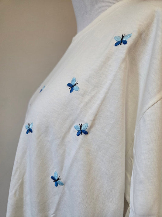 Camiseta Yellon Borboletas Azuis Bordadas