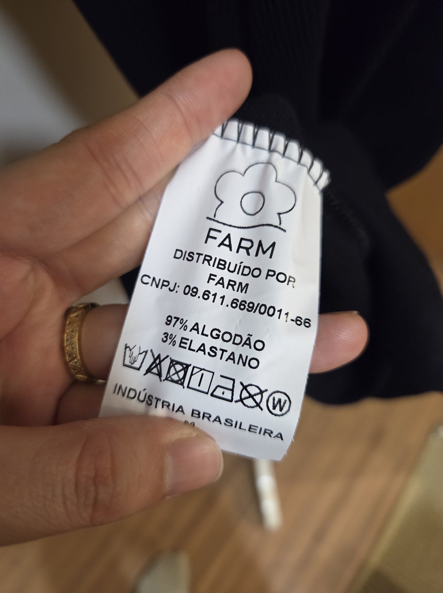 Vestido Farm Rio Preta com Estampa de Passarinho e Bordado