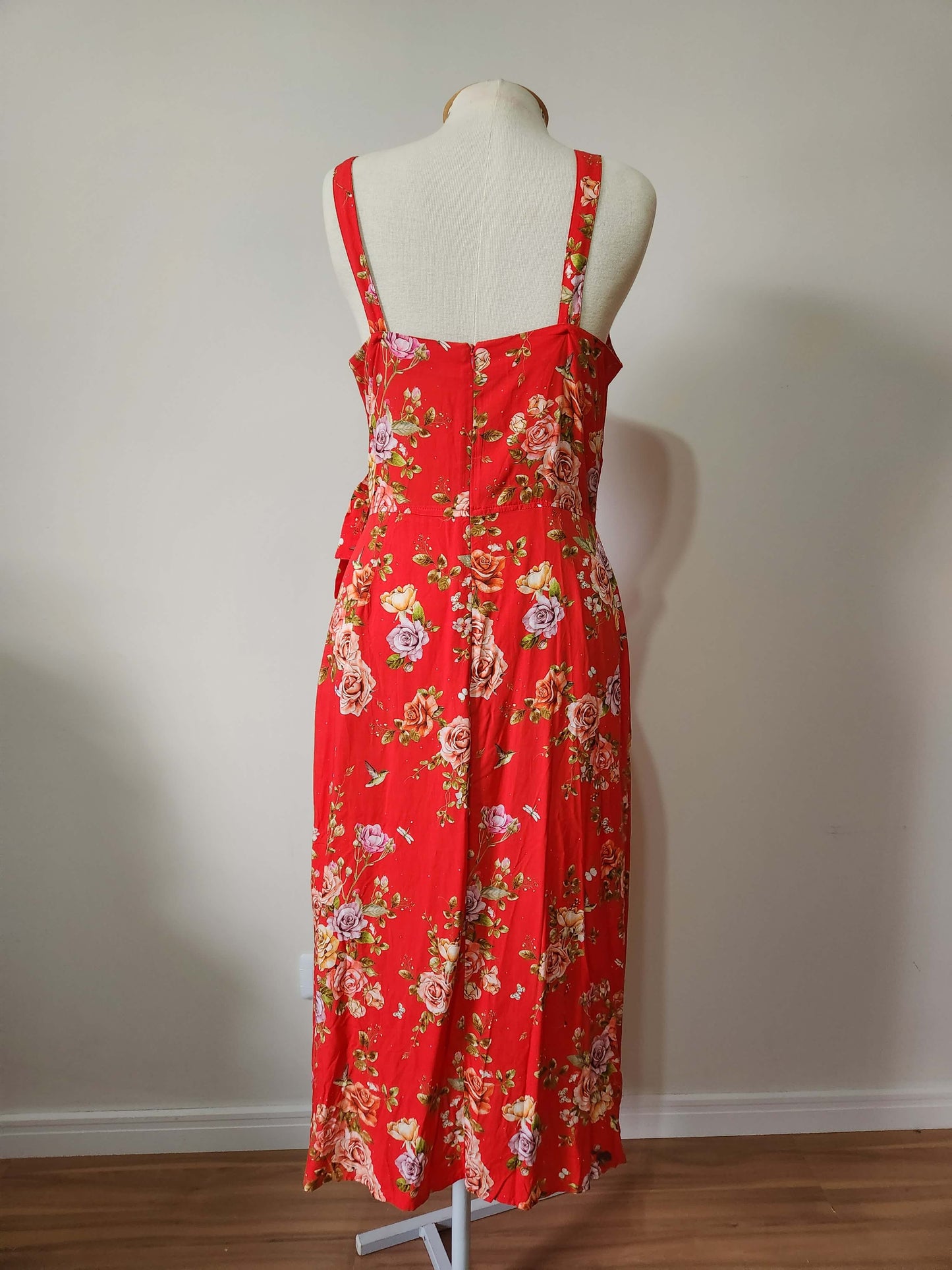 Vestido Vermelho Floral com Fenda e Bolsos – Viscose