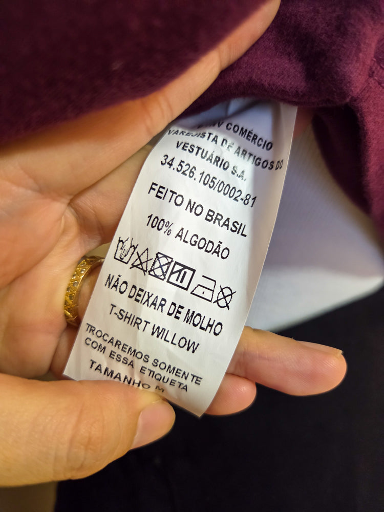 Blusinha Nati Vozza Vinho Manga Longa com Torção Frontal
