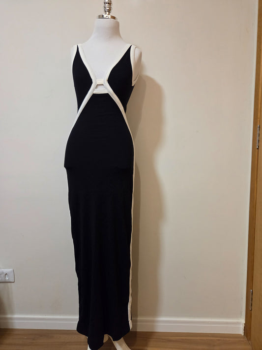 Vestido Farm Longo Preto e Offwhite