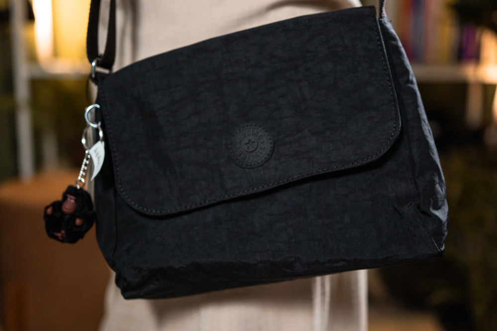 Bolsa Kipling Tiracolo Preta