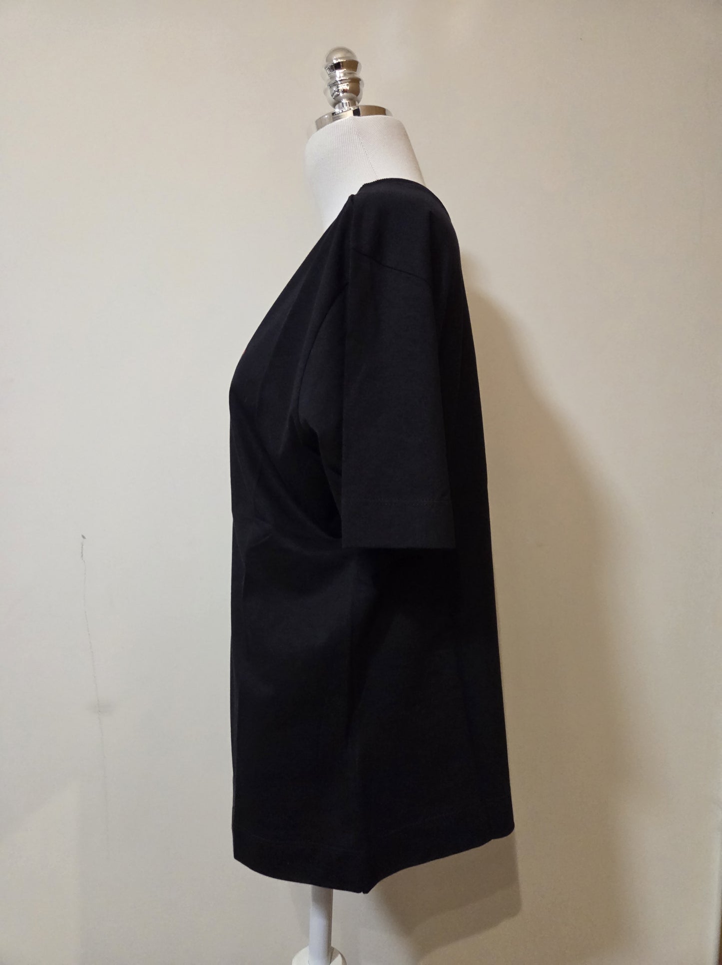 Camiseta Farm Rosa Vermelha Fundo Preto