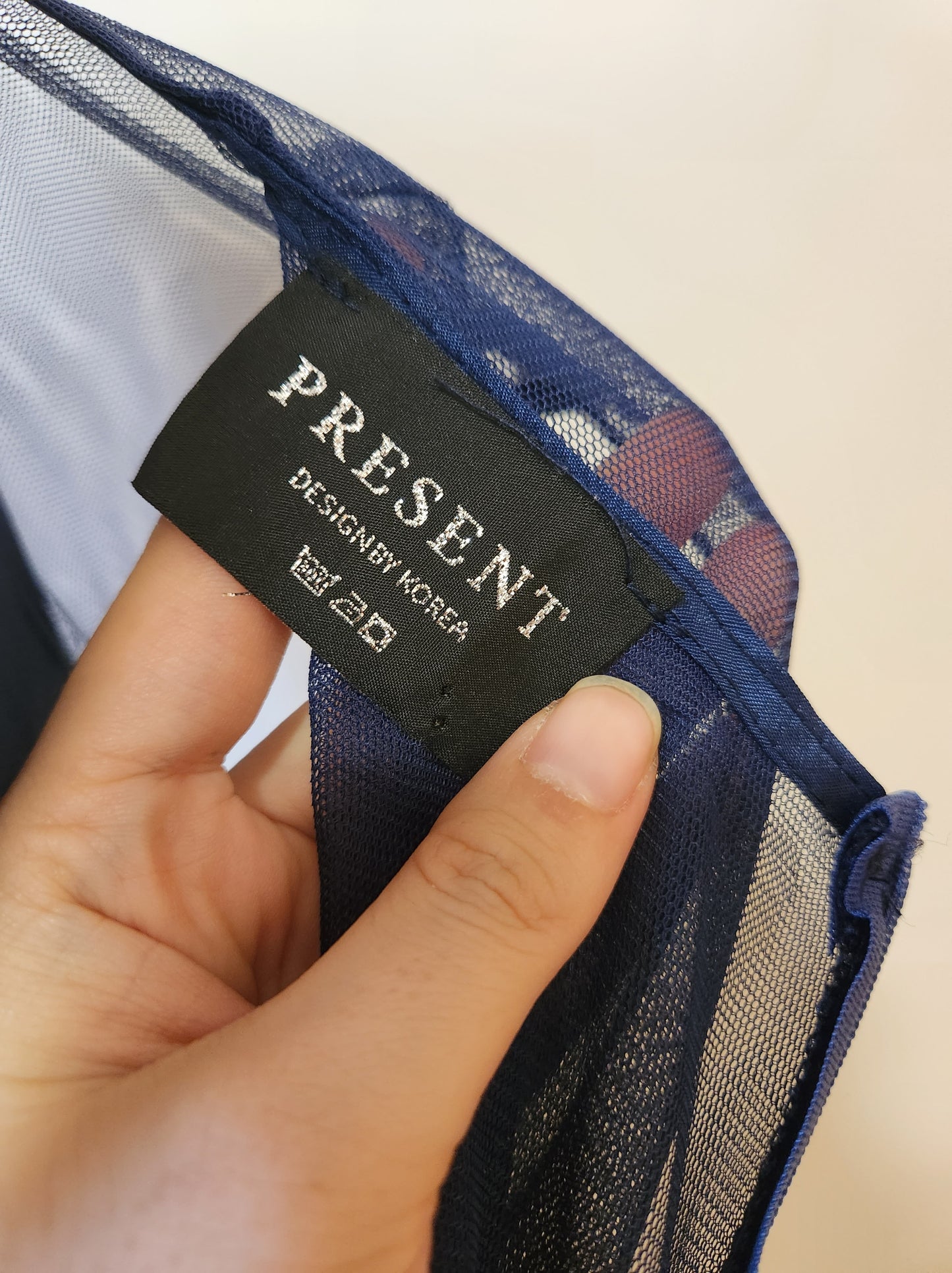 Vestido Present Midi Borboletas e Tule