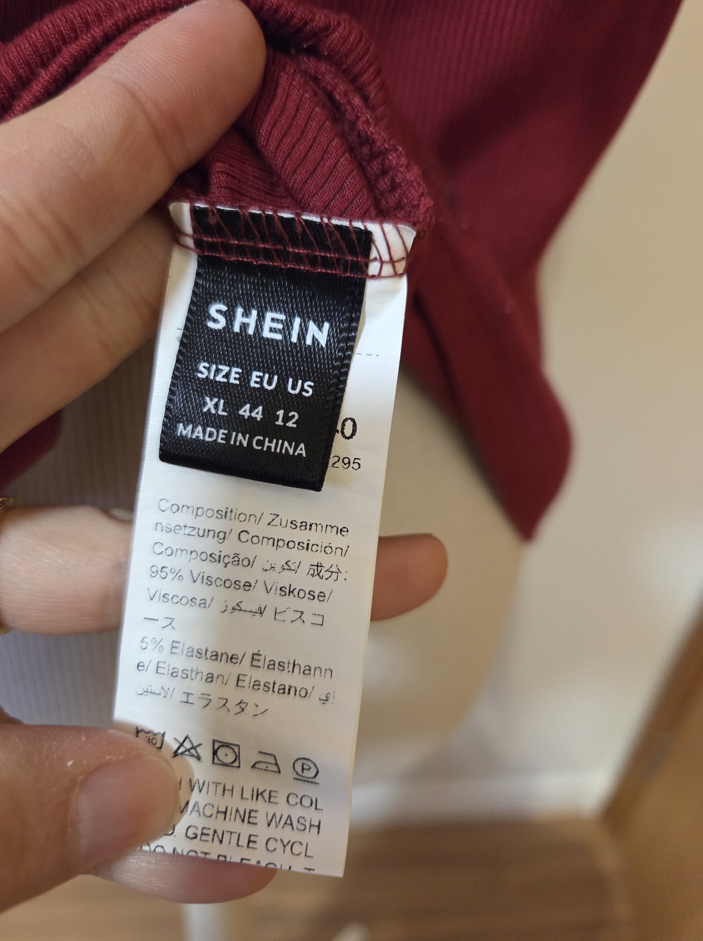 Blusinha Shein Bordô