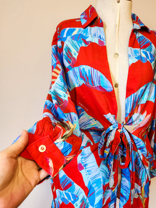 Camisa Farm Selva Doce Vermelha com Folhagens Azul