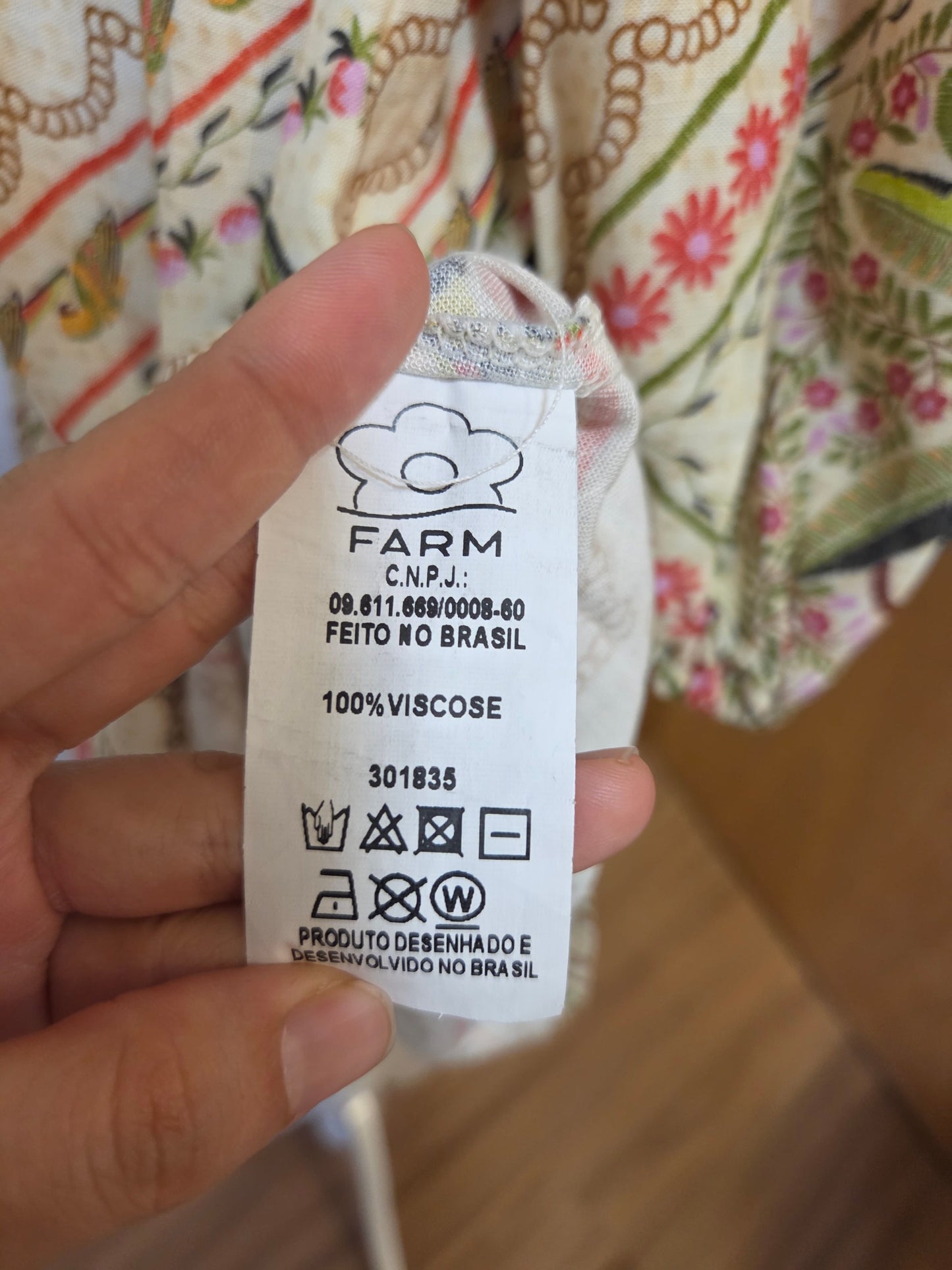 Vestido Farm Curto Paraiso Frutas e Araras