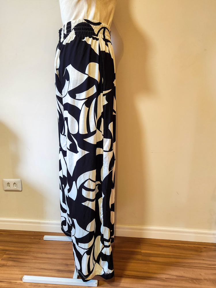 Calça Farm Tucanada Preto e Branco
