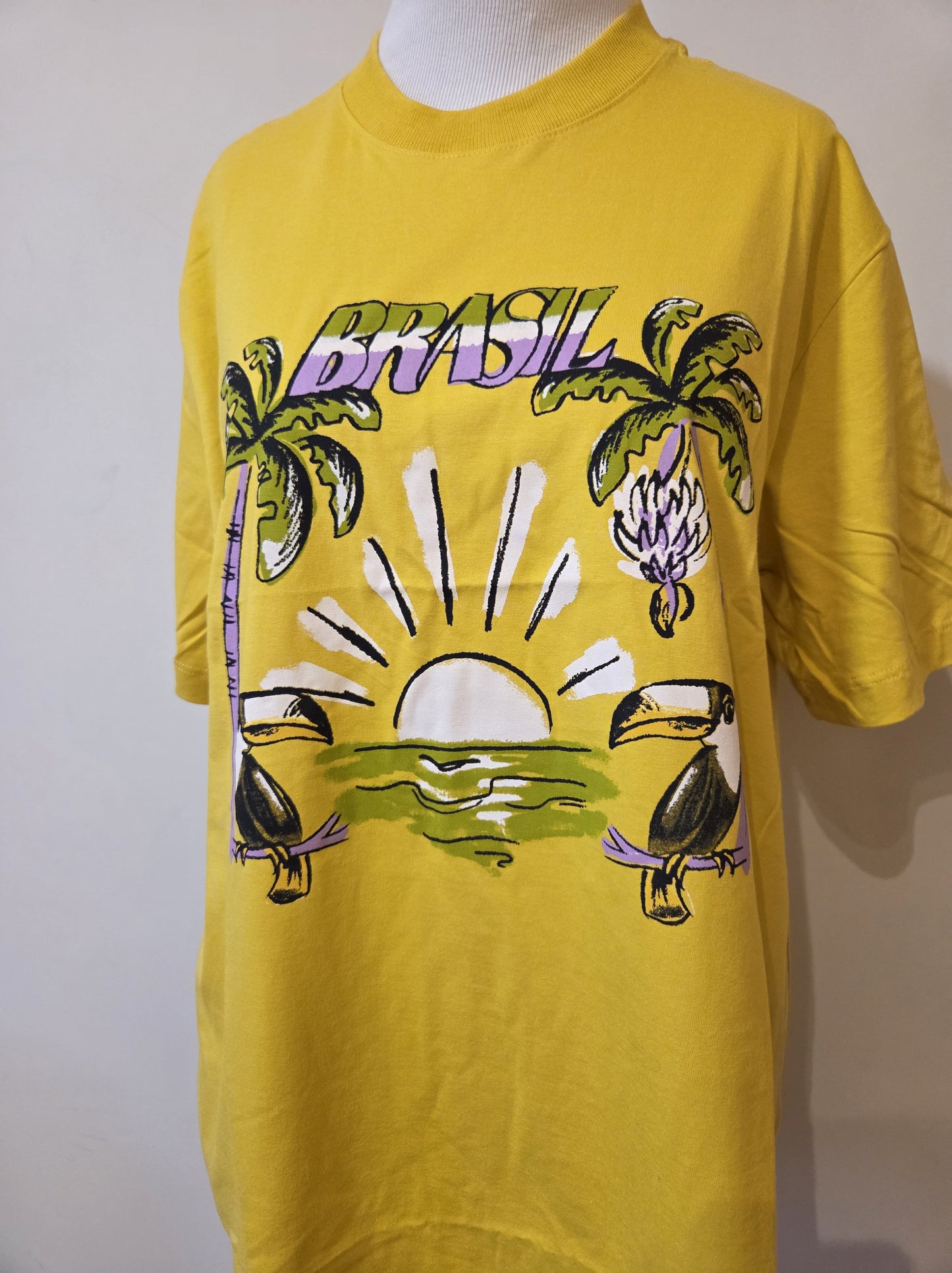 Camiseta Farm Estampa Ipanema - Um País Tropical Amarela