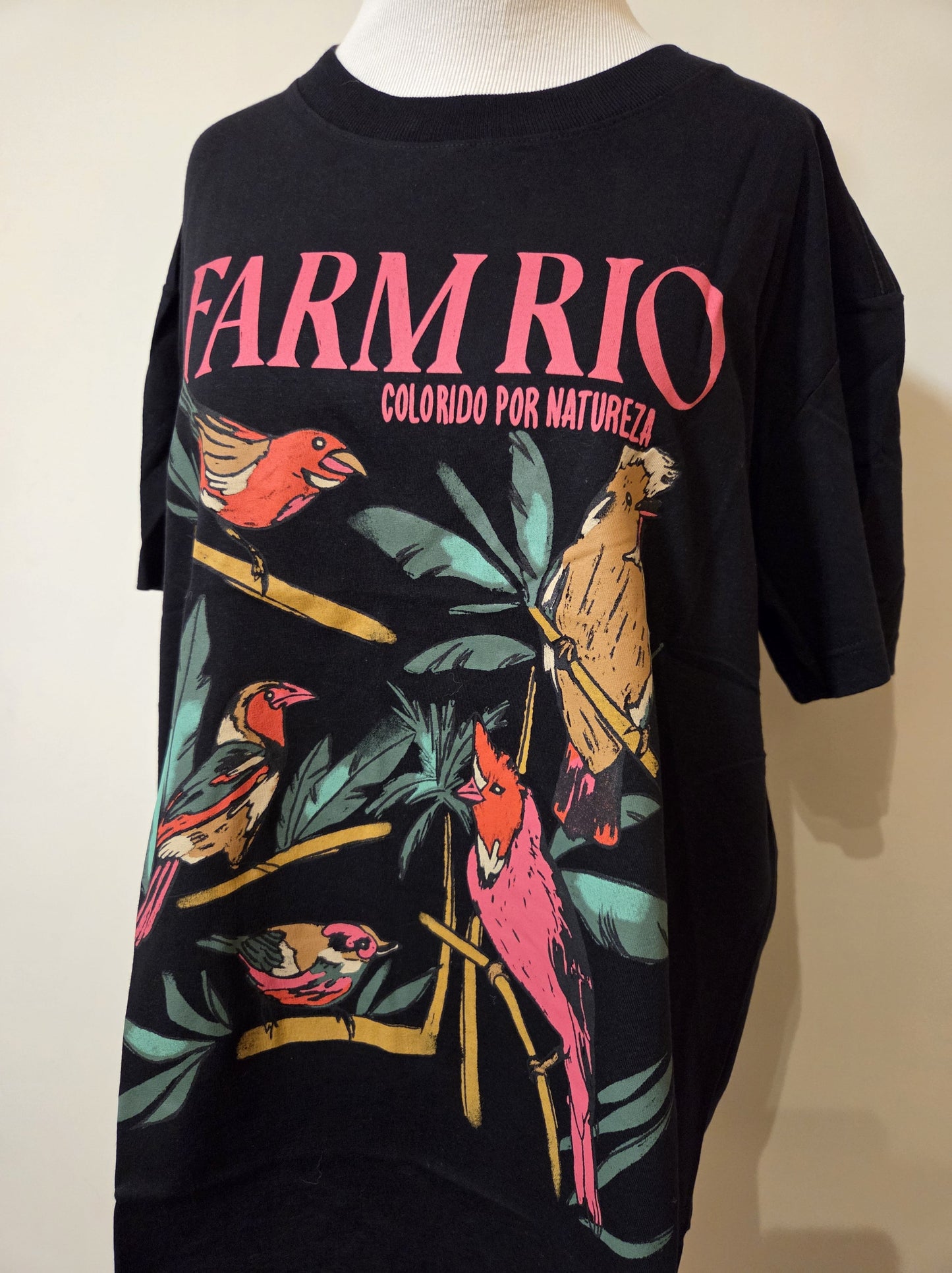 Camiseta Farm Aves Fundo Preto