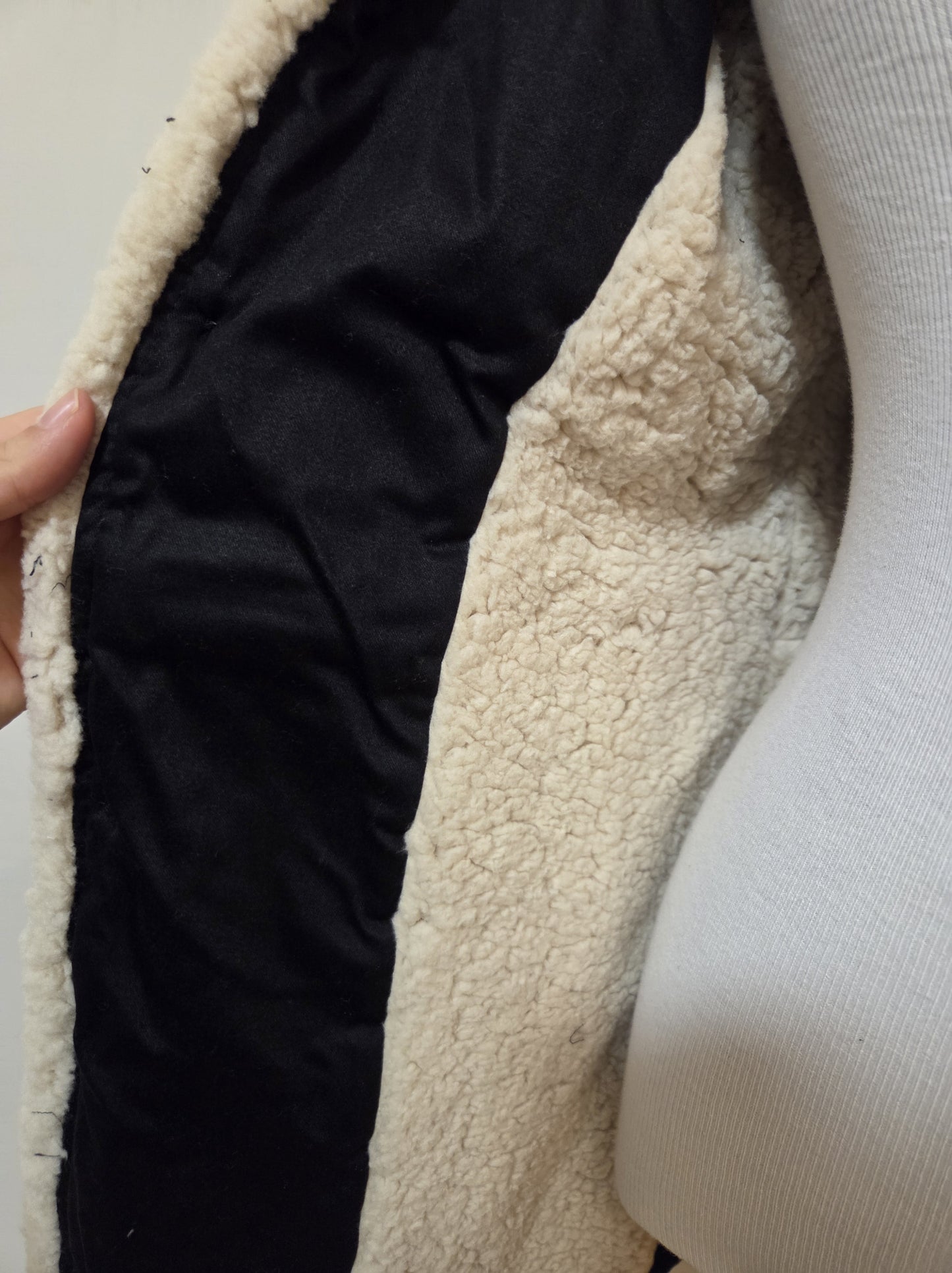 Casaco Guess Preto Sherpa