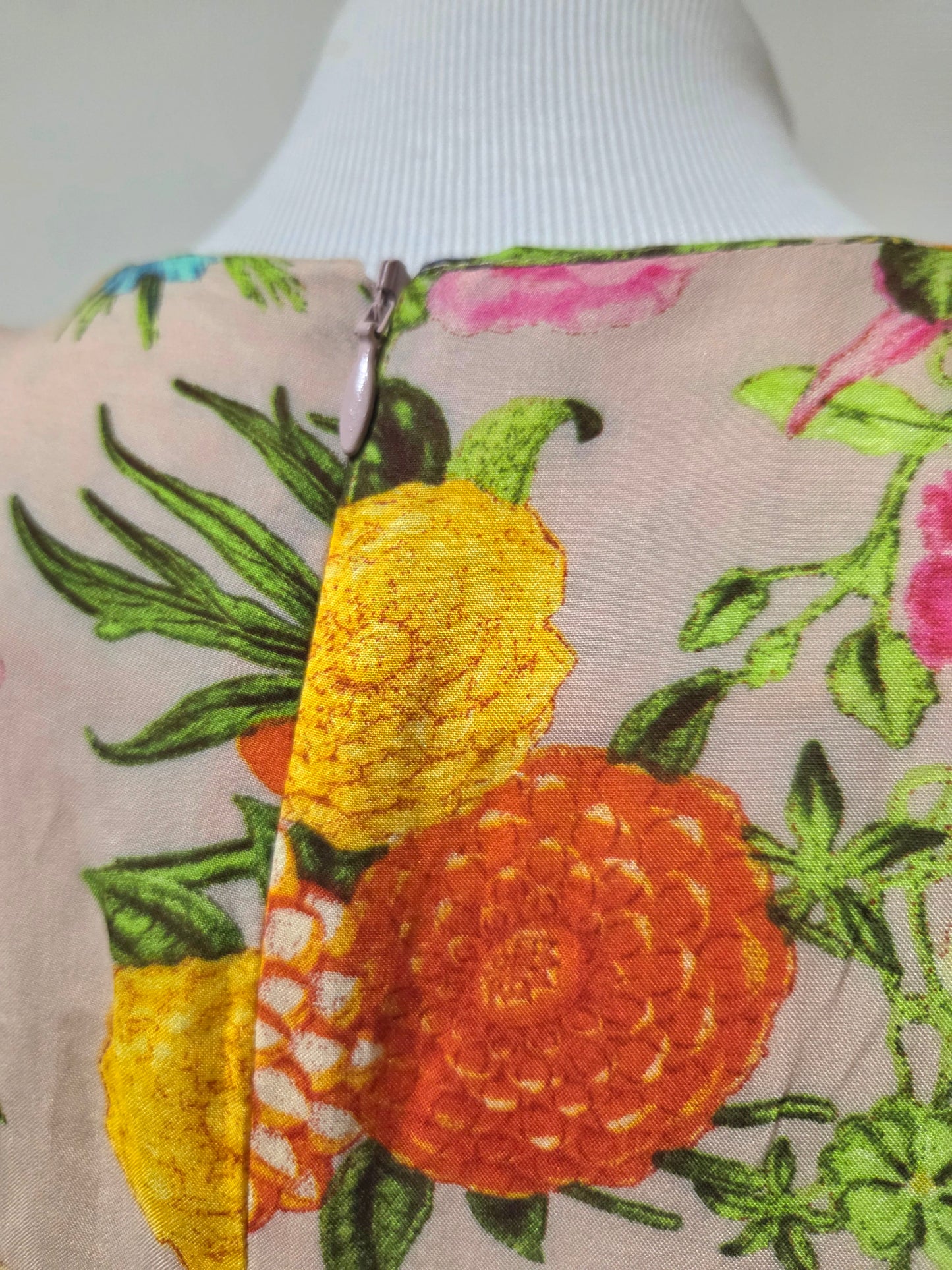 Vestido Farm Curto Floral Manga Comprida