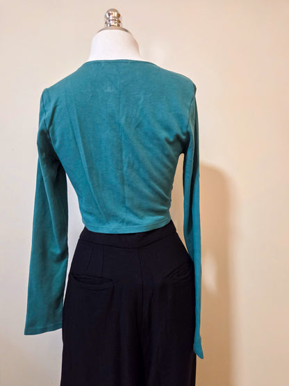 Blusinha Nati Vozza Verde Manga Longa com Torção Frontal