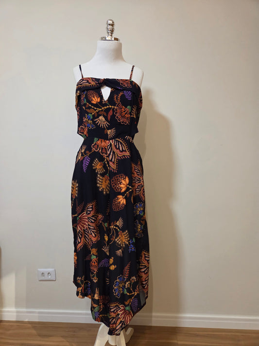 Macacão Farm Pantacourt Estampa Floral Fundo Preto