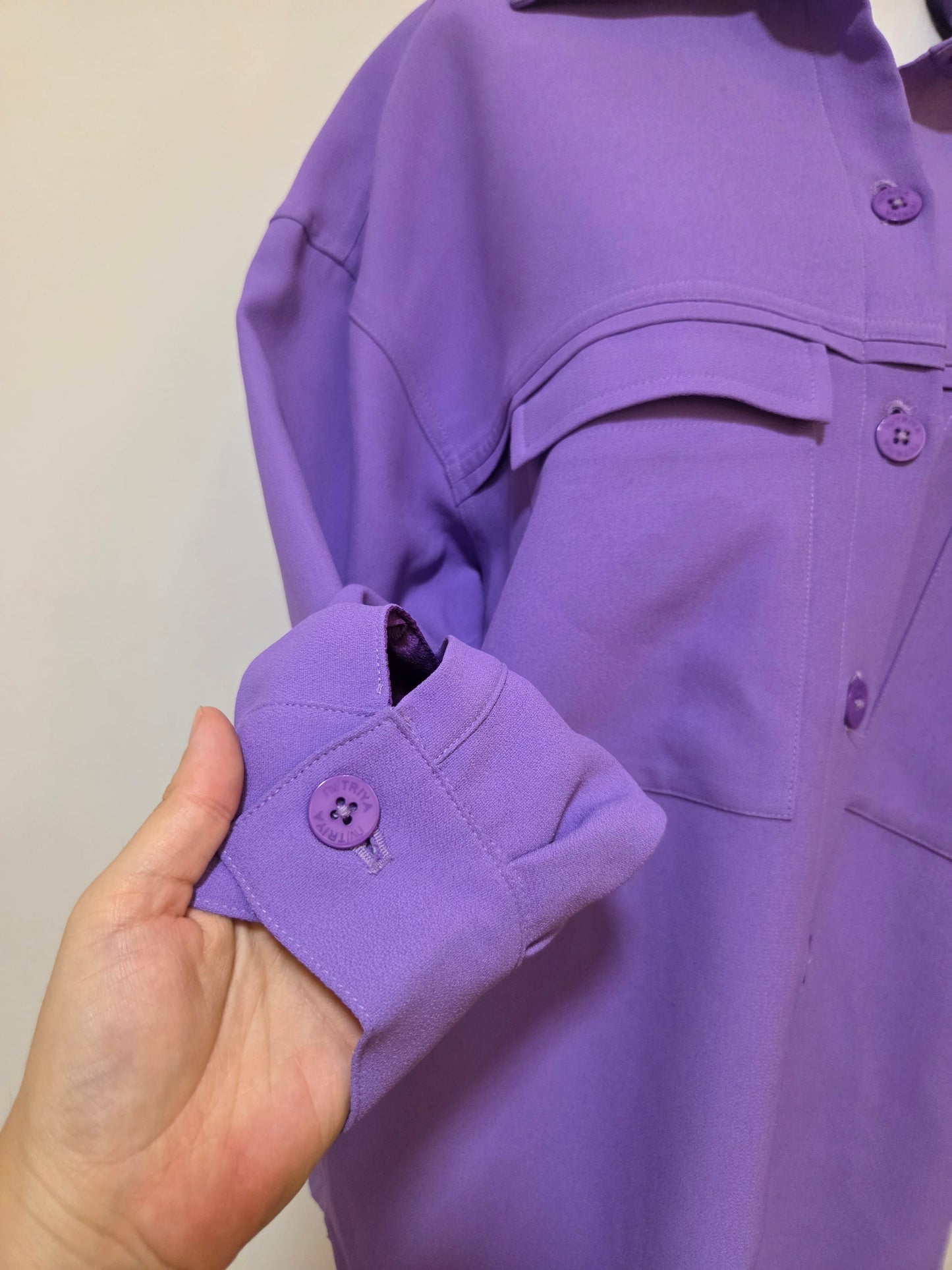 Camisa Nati Vozza Lilás Iris Modelo Fraser