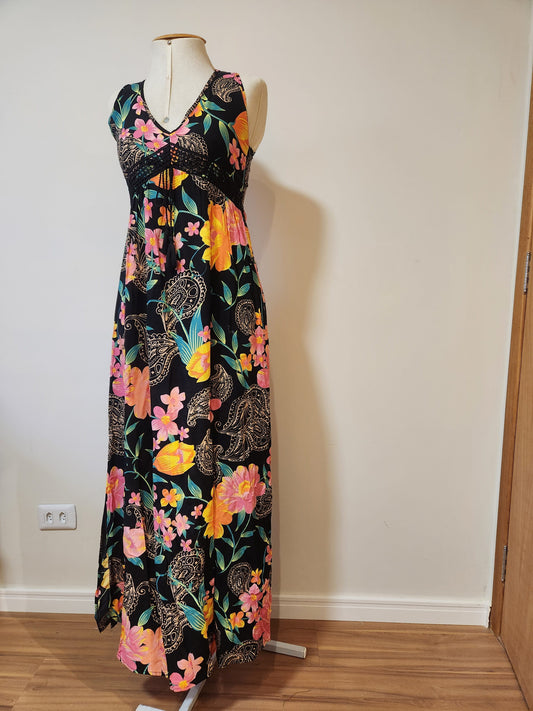 Vestido Marisa Floral com Fundo Preto