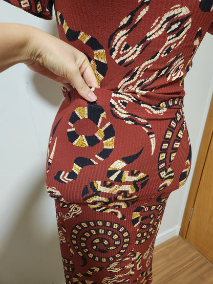 Conjunto Farm Cropped e Saia Estampa Cobra