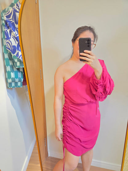 Vestido Farm Curto Franzido Ombro Só Rosa Klim