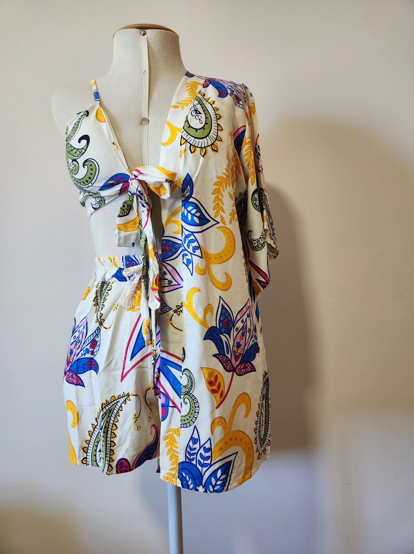 Trijunto Top Shorts e Kimono Floral
