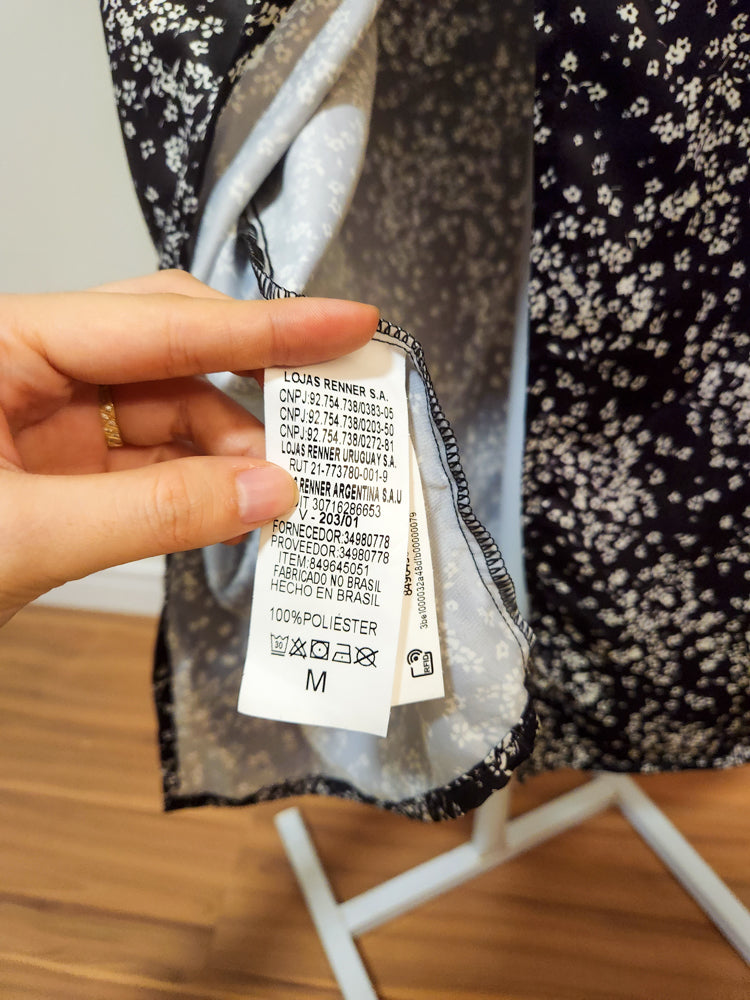 Vestido Blue Steel Preto com Florzinha Branca