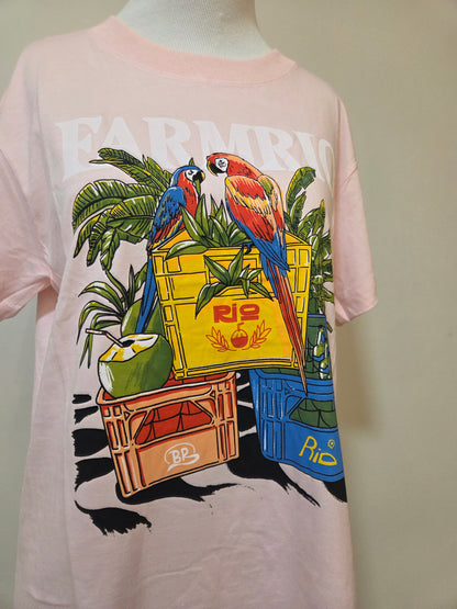 Camiseta Farm Engradados Arara Rosa - Modelagem Média