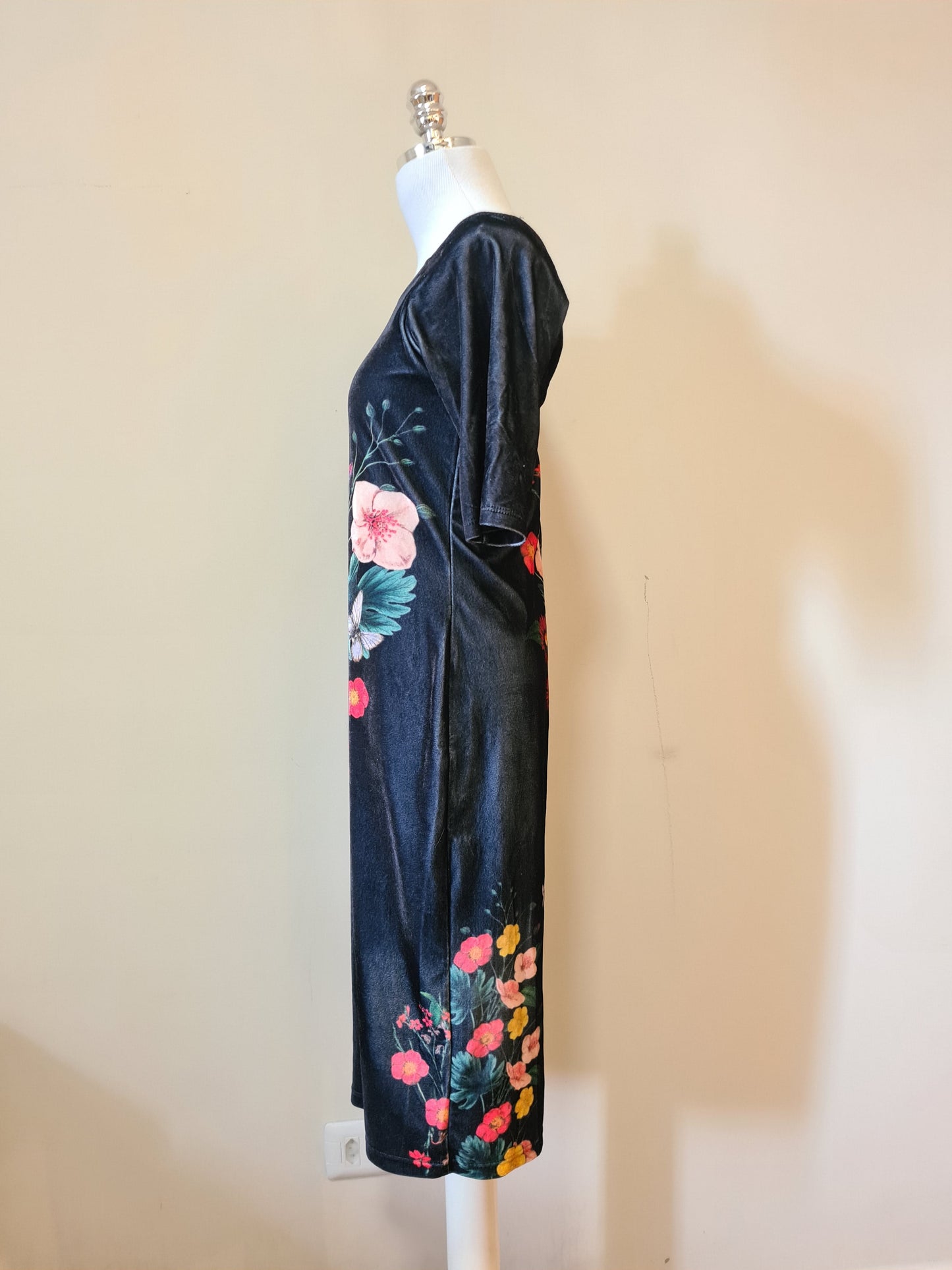 Vestido Blue Steel Preto Floral Aveludado