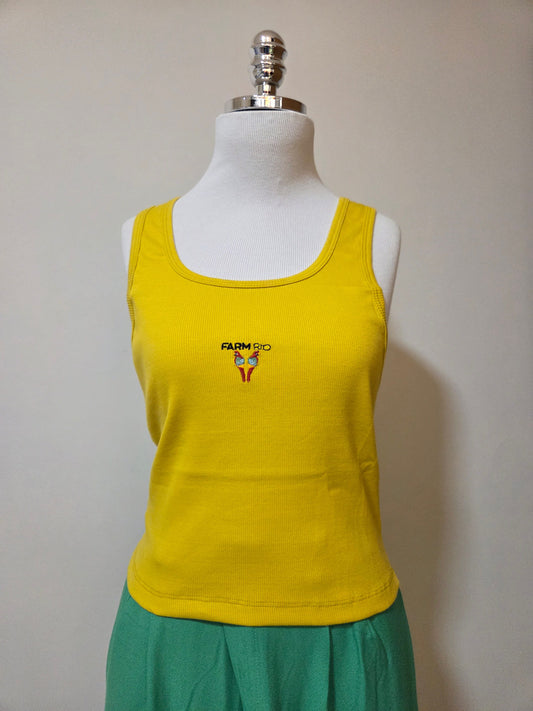 Regata Farm Rio com Bordado de Araras Vermelhas Fundo Amarelo