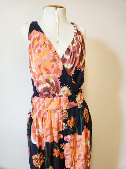Macacão Mercatto Floral com fundo Preto