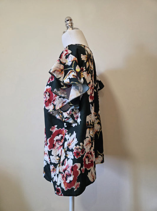 Blusinha Shein Floral com Fundo Verde