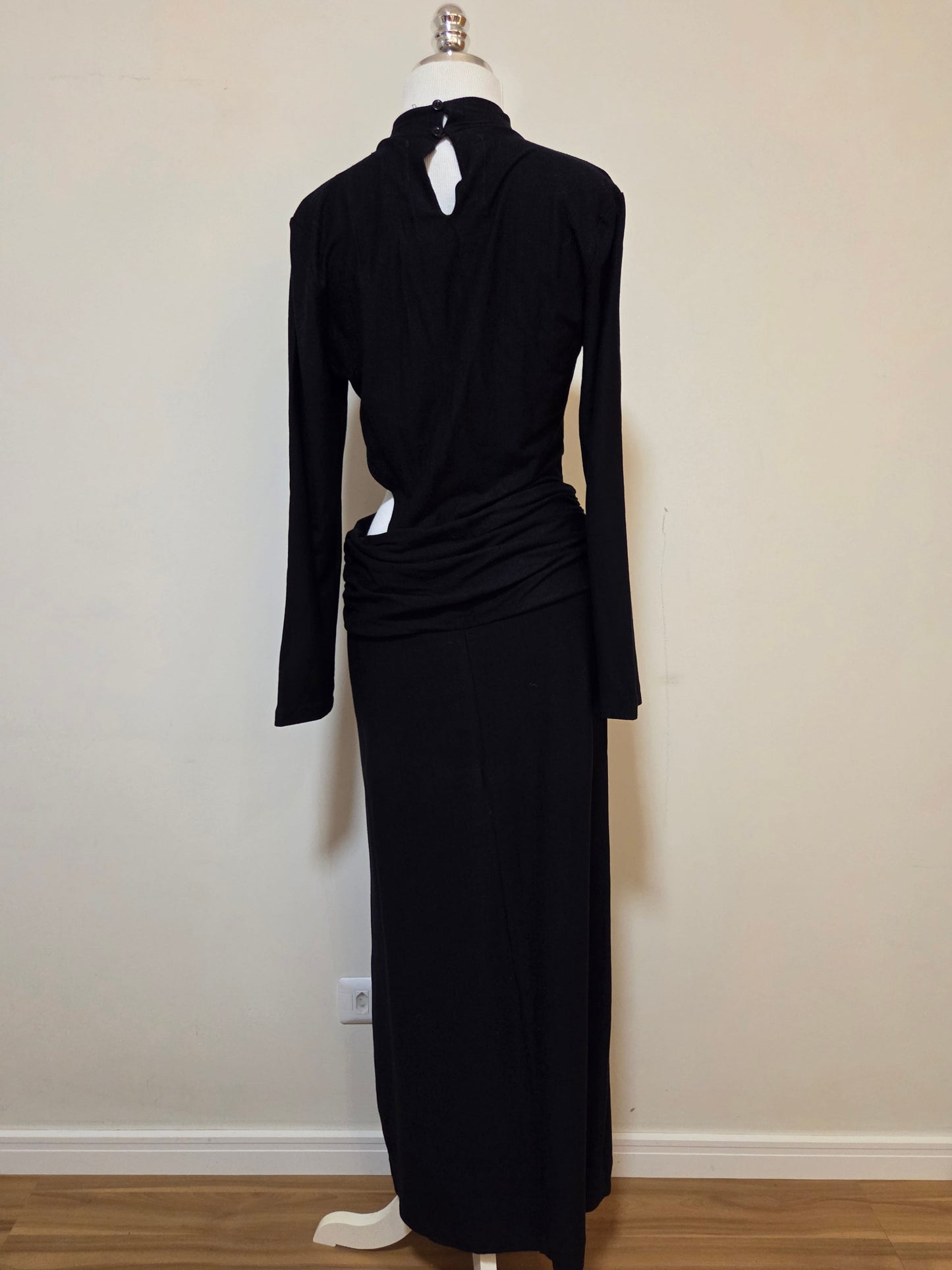 Vestido Farm Manga Comprida Preto Assimétrico Golinha