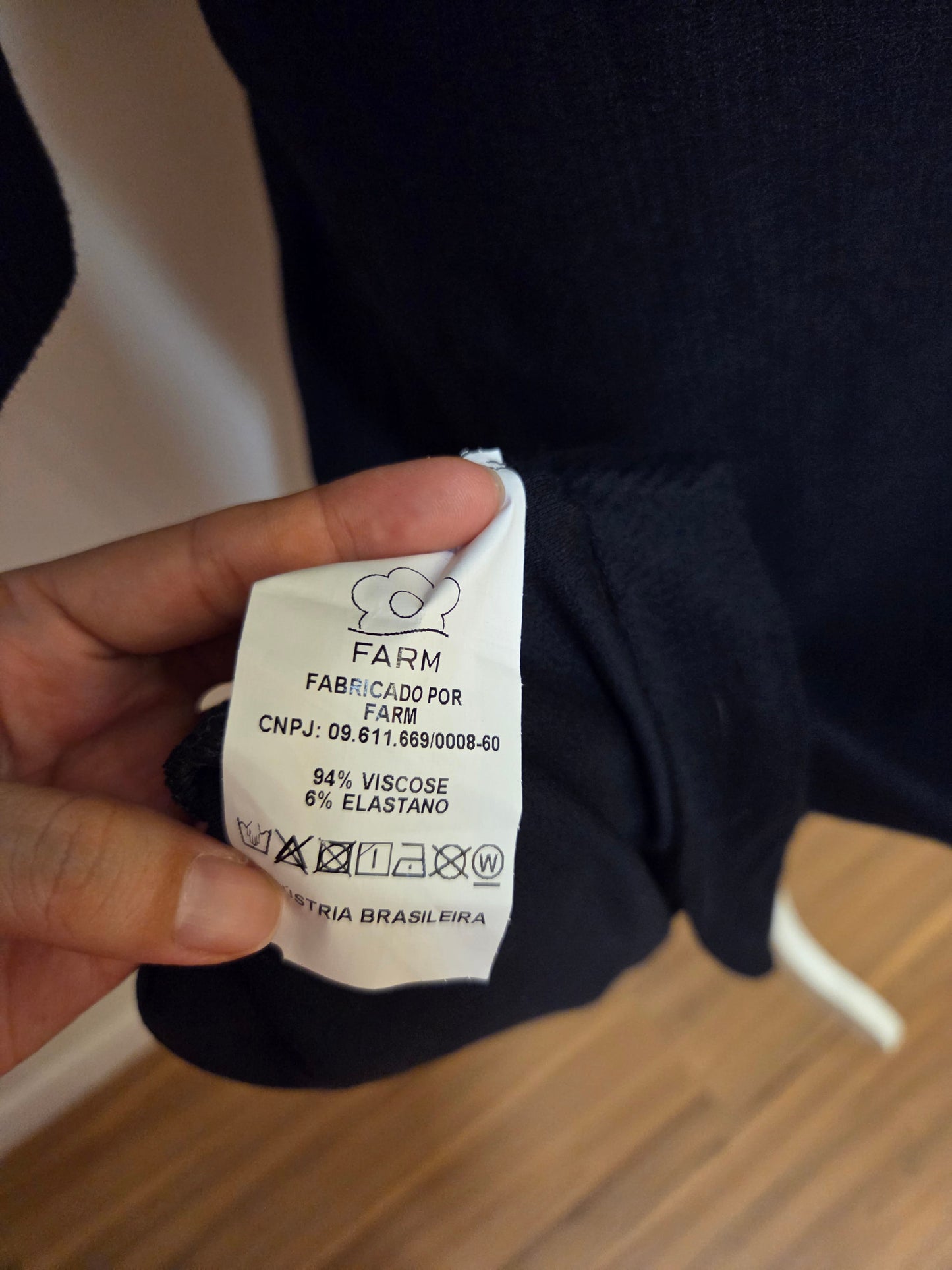 Vestido Farm Manga Comprida Preto Assimétrico Golinha