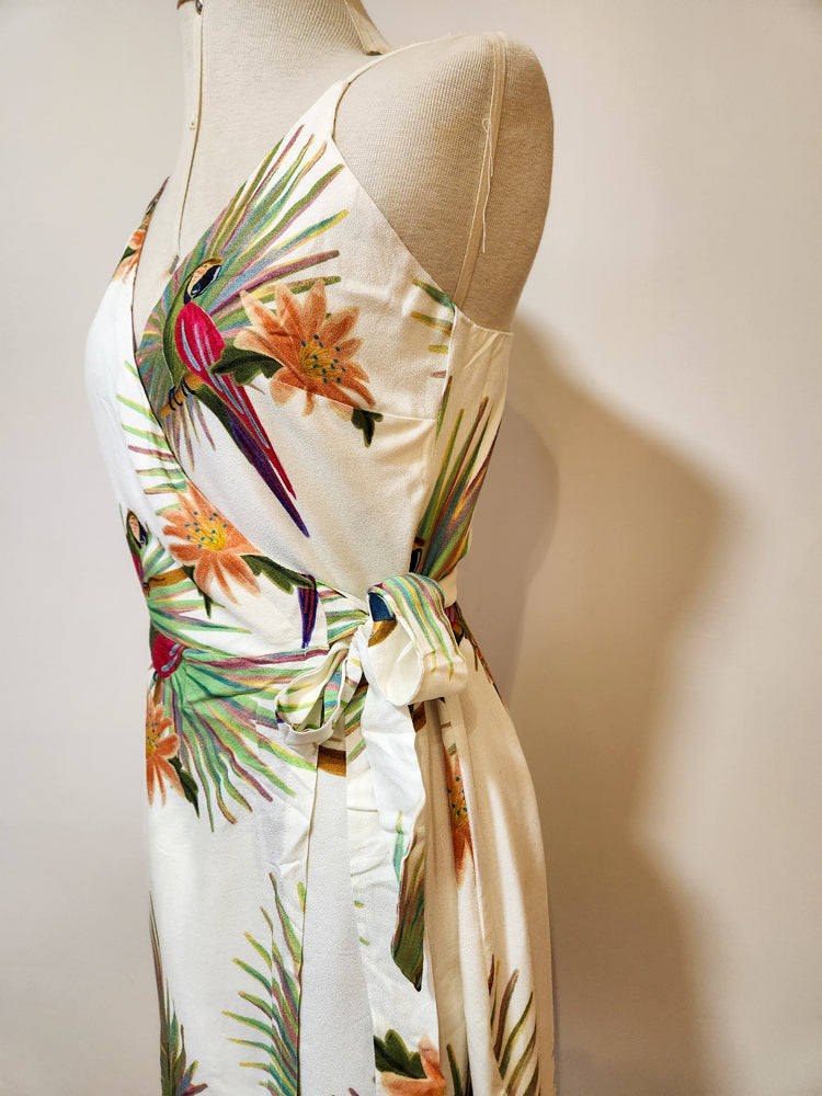 Vestido Farm Curto Amor de Arara Transpassado