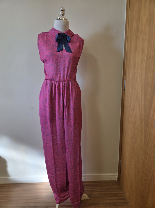 Macacão Antix Pantalona Rosa e Flor Azul