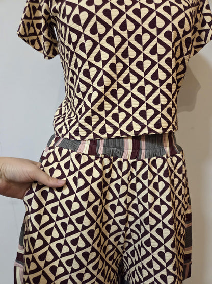 Conjunto Farm Blusinha e Shorts Corações Meio a Meio