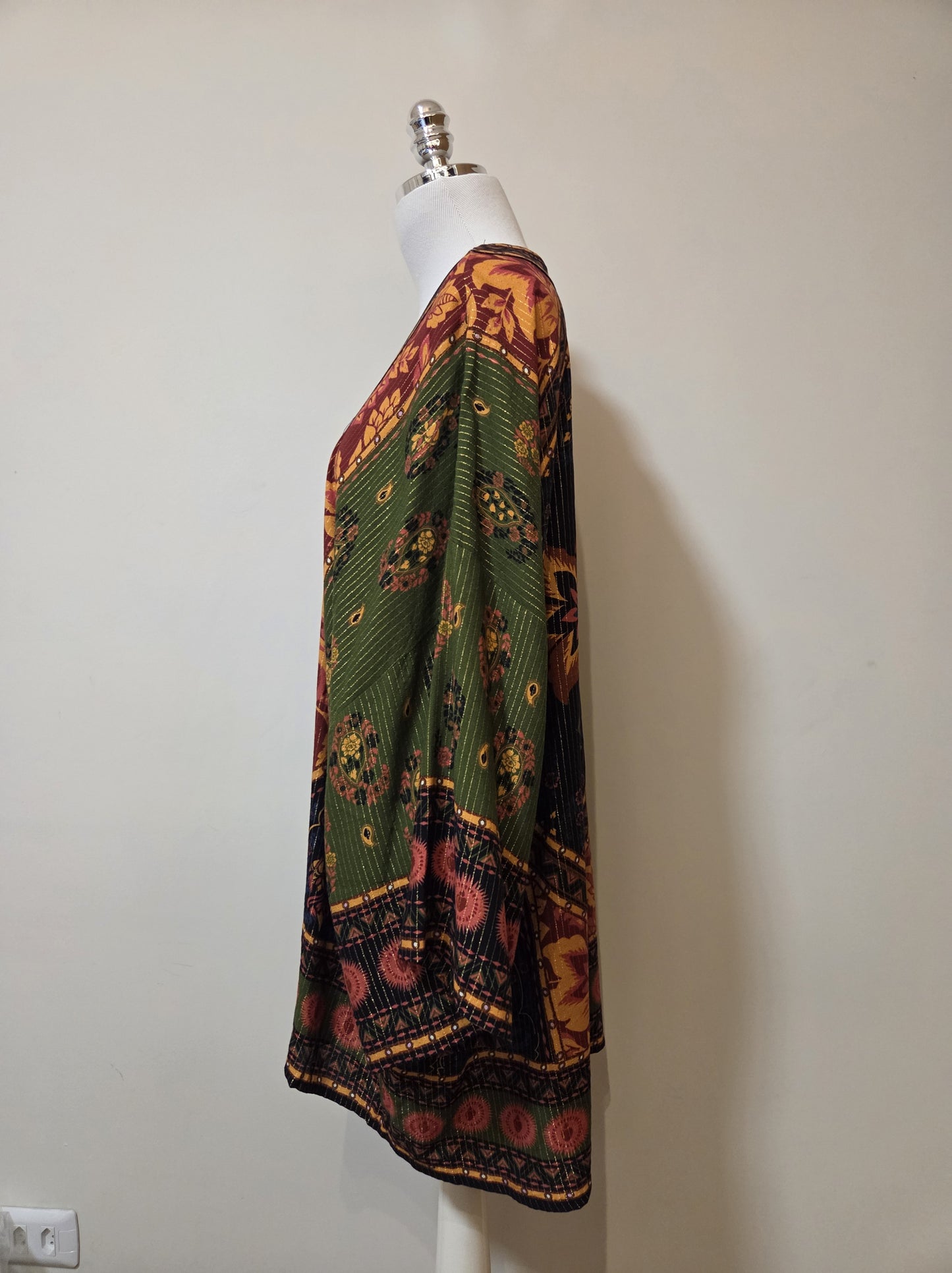 Kimono Farm Floral com Fios Dourados Ayla