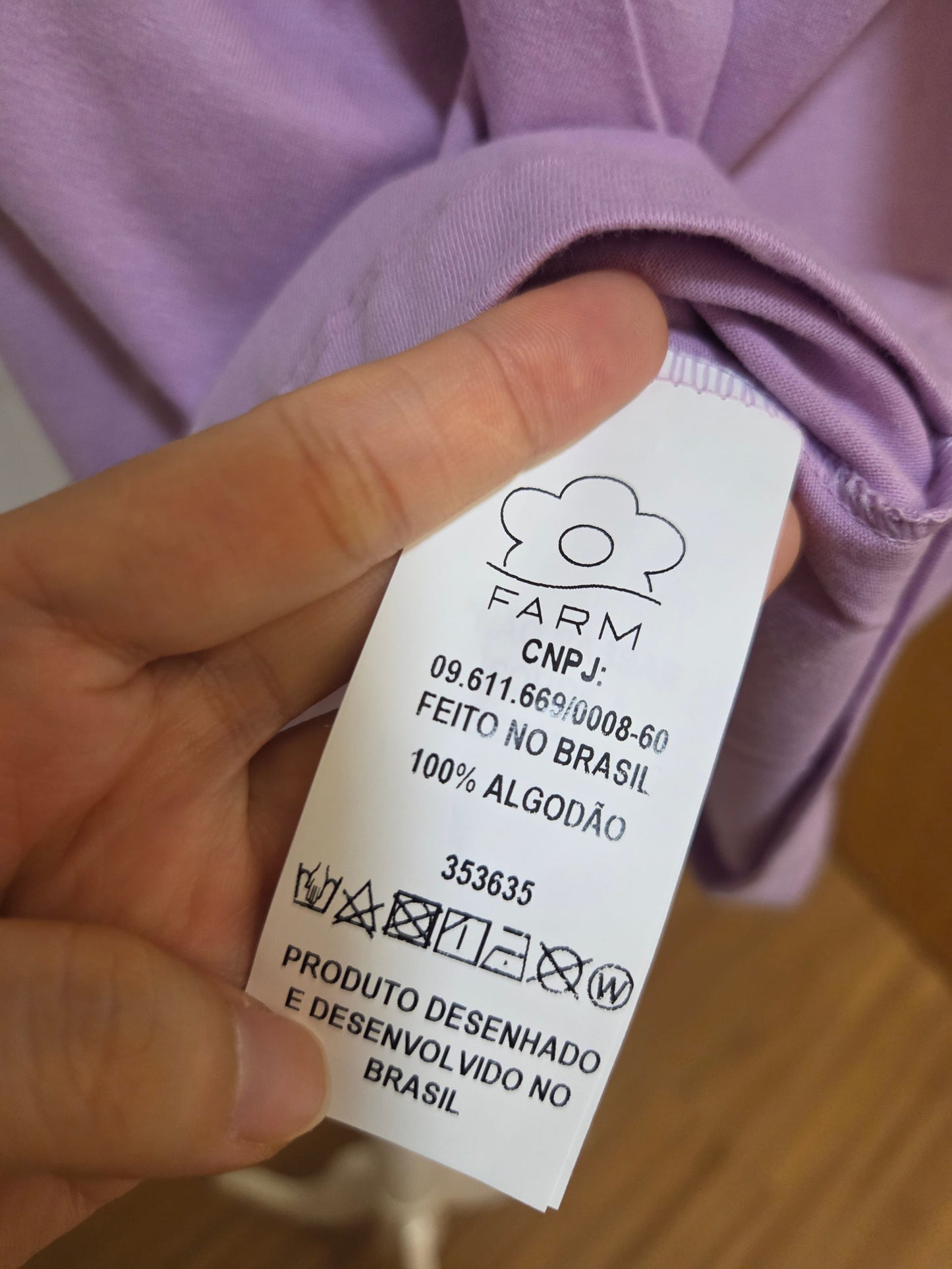 Camiseta Farm Circo Paris - Modelagem Média