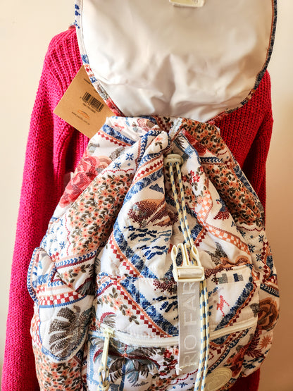 Mochila Farm Estampa Floral - Linha Me Leva