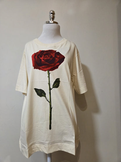 Camiseta Farm Rosa Vermelha Fundo Bege